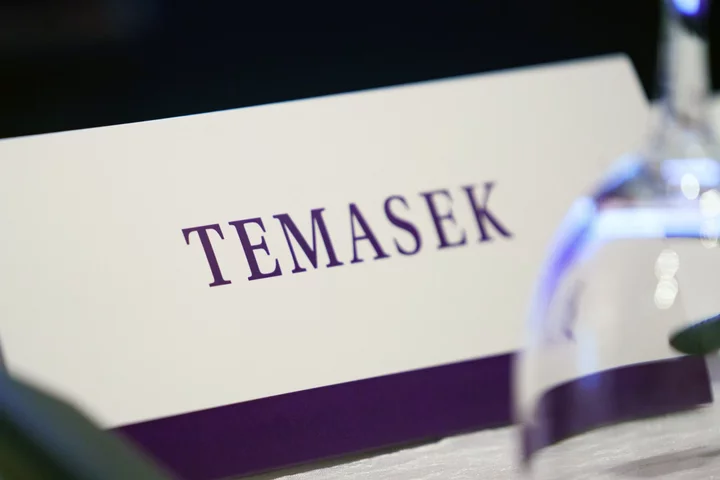 Temasek’s Advanced MedTech Chooses Singapore IPO Over US, Sources Say