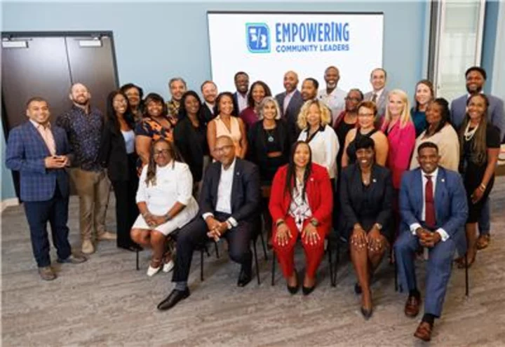 Fifth Third Bank Certifies 25 Graduates of its Empowering Community Leaders Program