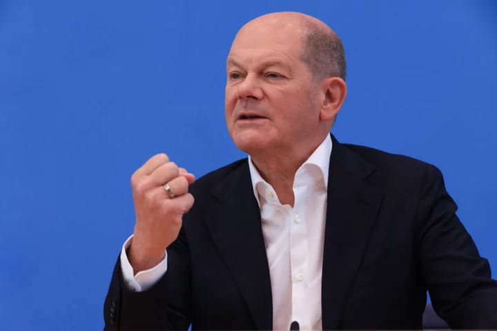 Germany’s Scholz Vows to Fight ‘Enemies of Democracy’ as Far Right Surges