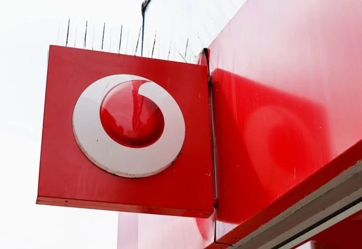 Vodafone, unions reach agreement over 1,003 job cuts in Italy