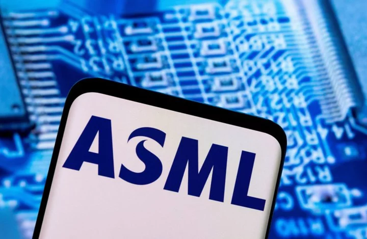 Dutch lawmakers question new US export restrictions on ASML chip machine