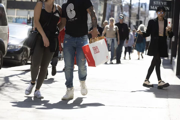 Canada Retail Sales Are Flat, Cementing October Rate Pause