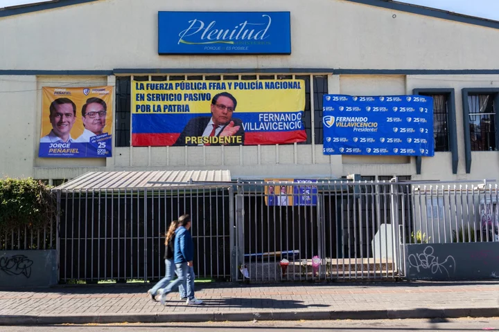 Ecuador Tragedy Sparks Uneasy Rally in $15 Billion of Bonds
