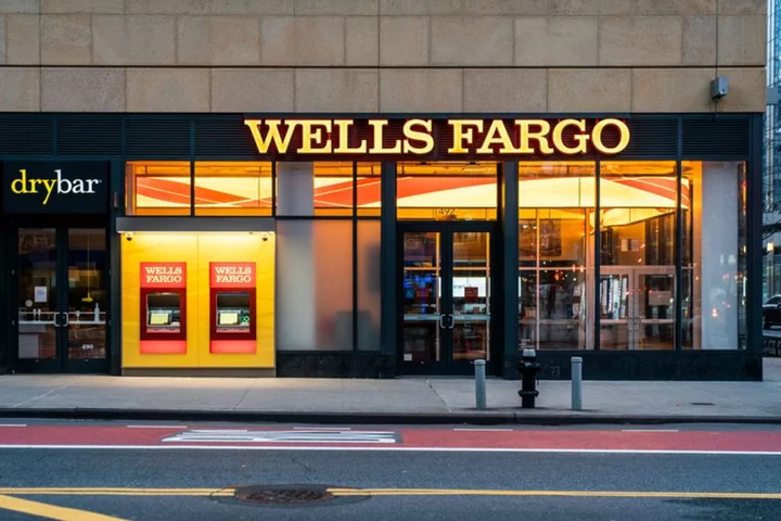 Wells Fargo profit rises on higher interest income from customers