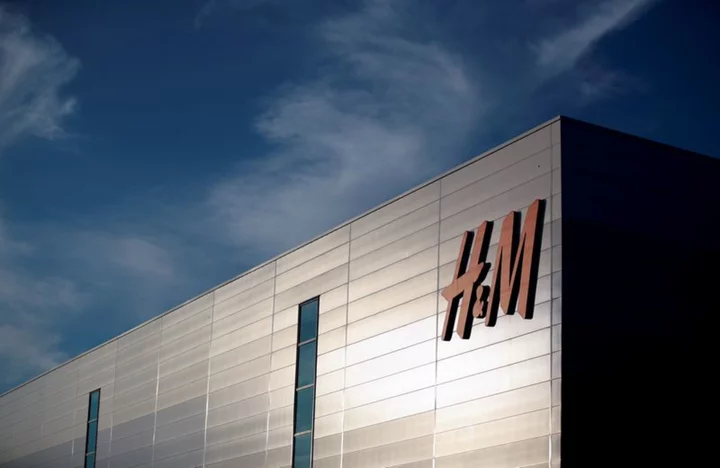 H&M March-May local-currency sales unchanged, lag expectations