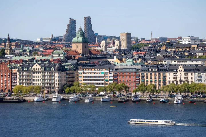 Sweden’s Property Owners Need to Cut Debt Further, Watchdog Says