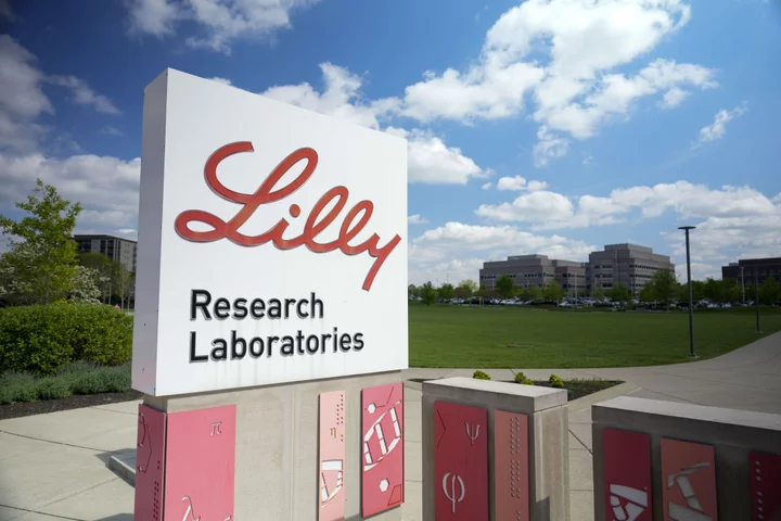 Lilly Applies for Alzheimer’s Drug’s US Approval After Trial Success
