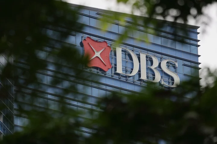 DBS Sees Annual Profit to Exceed S$10 Billion in Medium Term