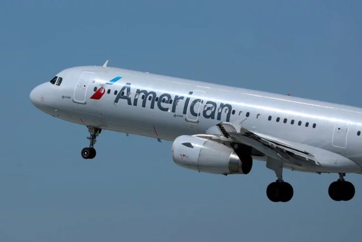 American Airlines sees higher costs after new pilot contract