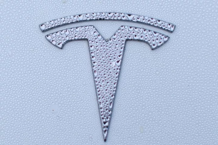 Tesla can bar US factory workers from wearing union t-shirts, court rules