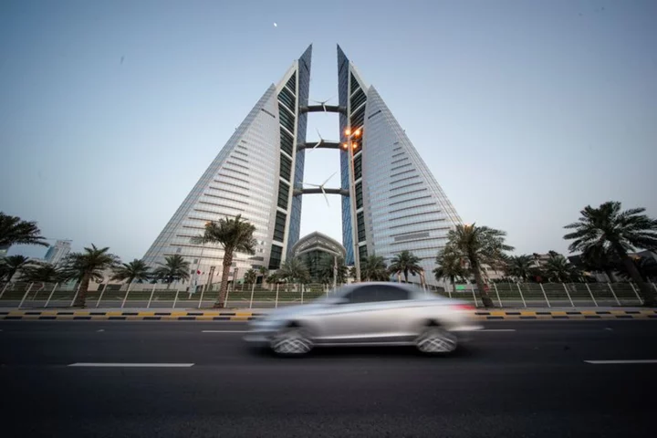 S&P revises Bahrain's outlook to 'stable' on fiscal deficit worries