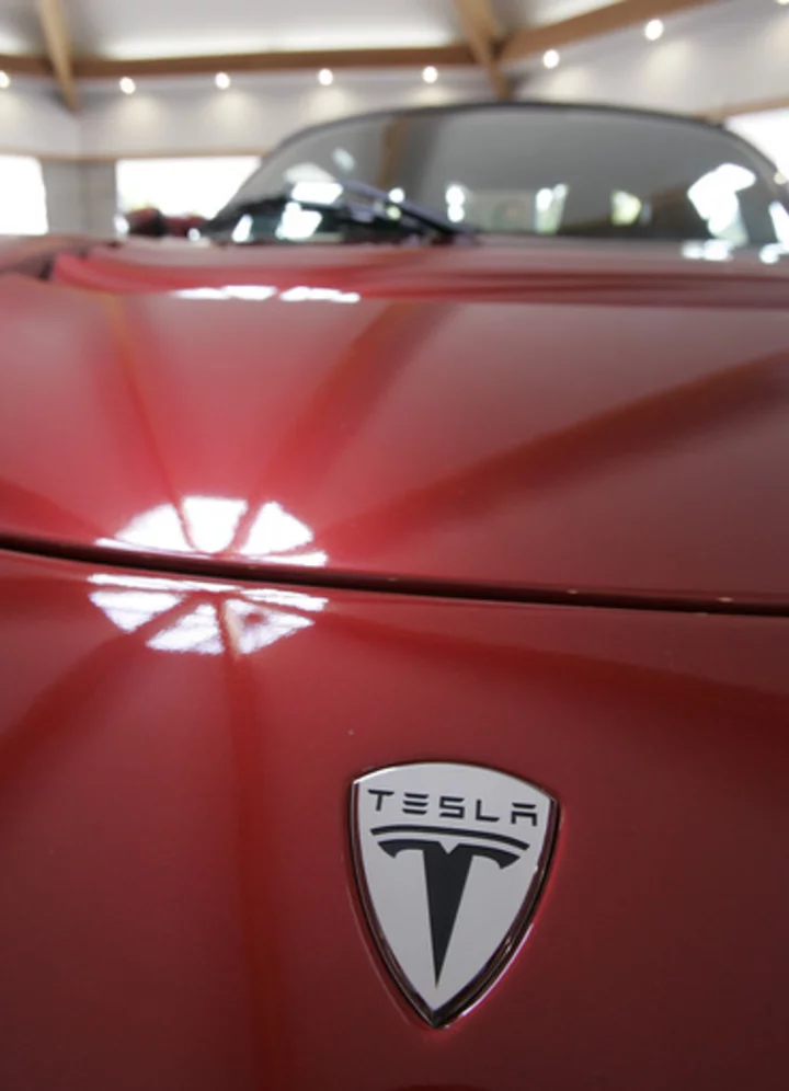 Tesla didn't squelch United Auto Workers message when it cracked down on T-shirts, court says