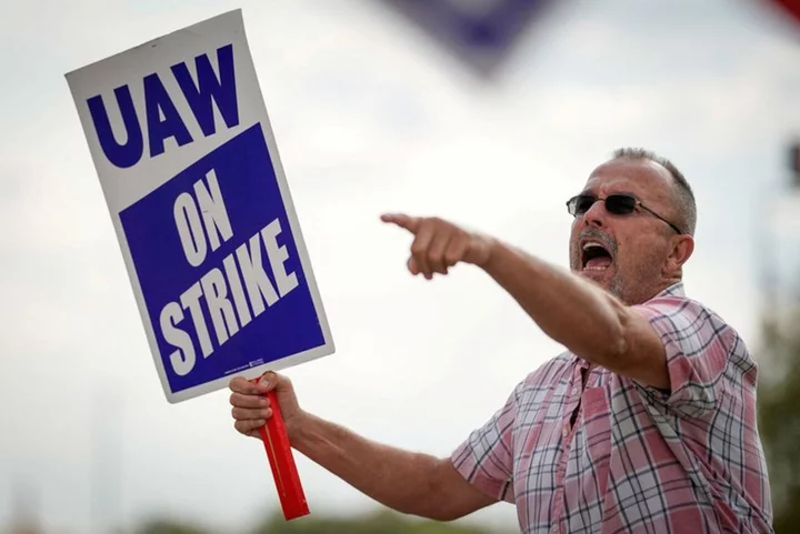 As UAW strike looms, Biden admin considers aid for small suppliers -source