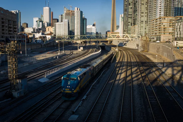 Toronto Commute Snarled for Hours as Rail Network Goes Down