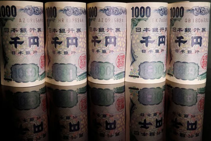 Japan did not intervene in forex market in past month, MOF data shows