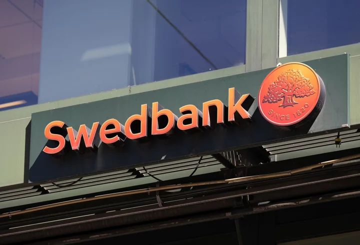 Sweden Bank Shares Gain as Windfall Tax Proposal Blocked  