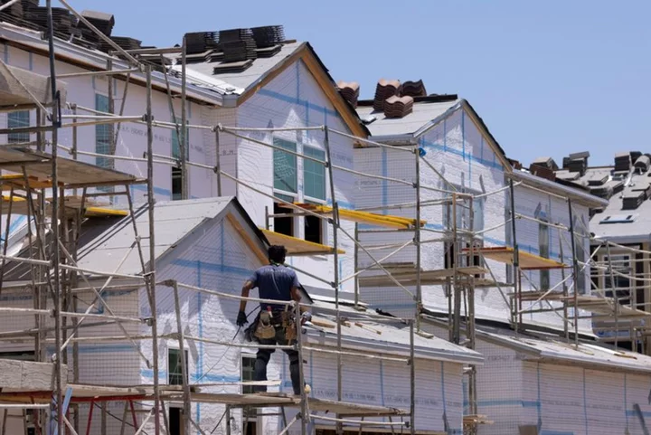 US homebuilder sentiment rises to 10-month high in May