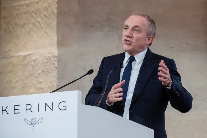 French Billionaire Pinault Is in Talks to Buy CAA Talent Agency in $7 Billion Deal