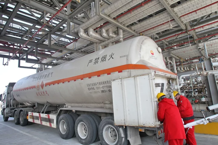 China to Sign New 27-Year LNG Deal With Qatar to Secure Fuel