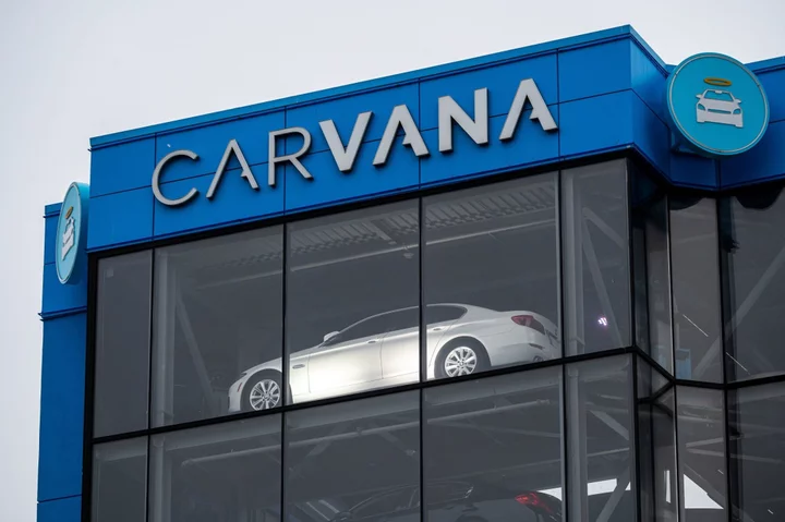 Carvana Boosts Profit Forecast as Turnaround Gains Momentum