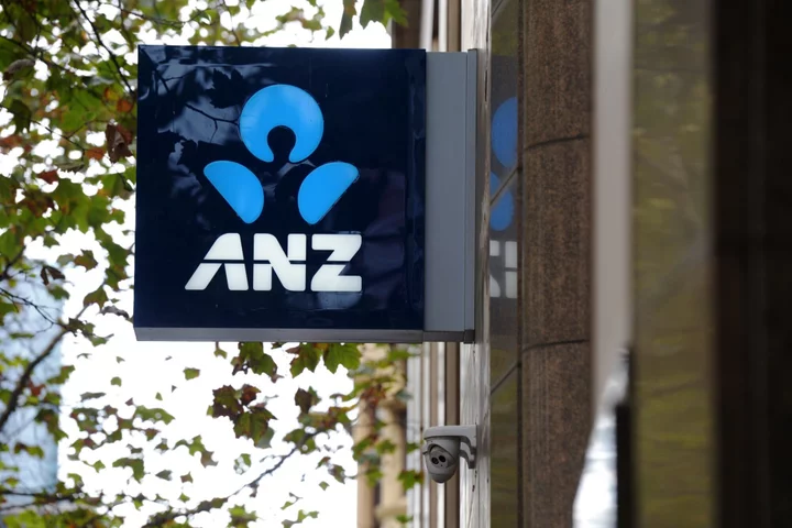 Australian Bank Tells Staff to Return to Office or Face Pay Cut