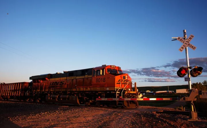 U.S. railroads say heatwave to reignite coal shipments this year