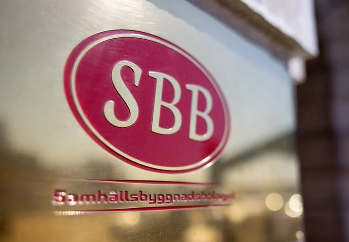 Embattled Swedish Landlord SBB Falls After Goldman Slashes Price Target