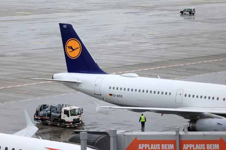 Lufthansa Upbeat on Outlook as Travel Boom Extends to Full Year