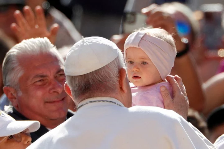 Pope says only rich can afford to have children in Italy