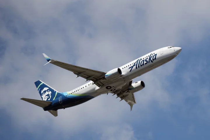 Alaska Air Pilot Arrested for Trying to Stop Engines Mid-Flight