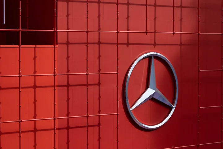 Mercedes CEO Changes Tune on China as ‘Economic Wonder’ Stalls