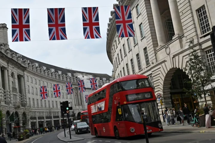 IMF says UK economy to grow this year in big U-turn