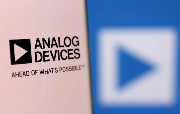 Chipmaker Analog Devices' weak forecast sparks share selloff