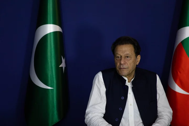 Imran Khan’s Party Defectors Announce New Political Group