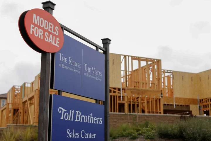 Toll Brothers beats profit estimates on higher home sales