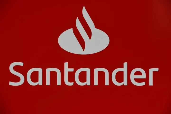 Santander racks up another record quarter