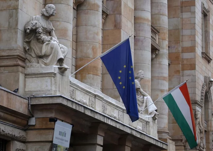 EU executive approves 900 million euros in funds for Hungary
