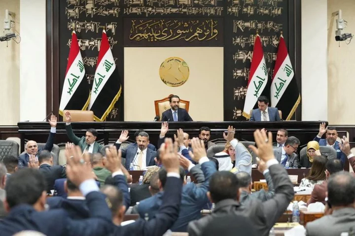 Iraq approves record 2023 budget of $153 billion with massive public hiring