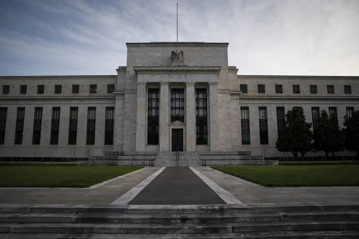 Fed’s Bid to Avoid Recession Tested by Yields Nearing 20-Year Highs