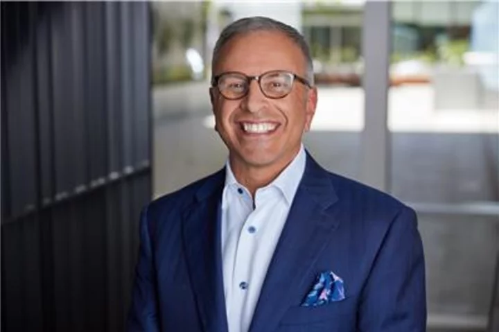 Julian Parra Named Head of Commercial and Industrial Banking for California at Western Alliance Bank