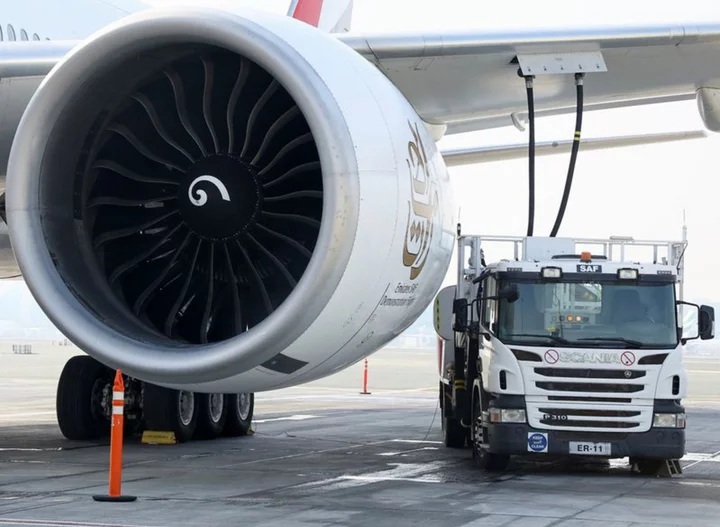 UN conference adopts 2030 goal on cleaner aviation fuels