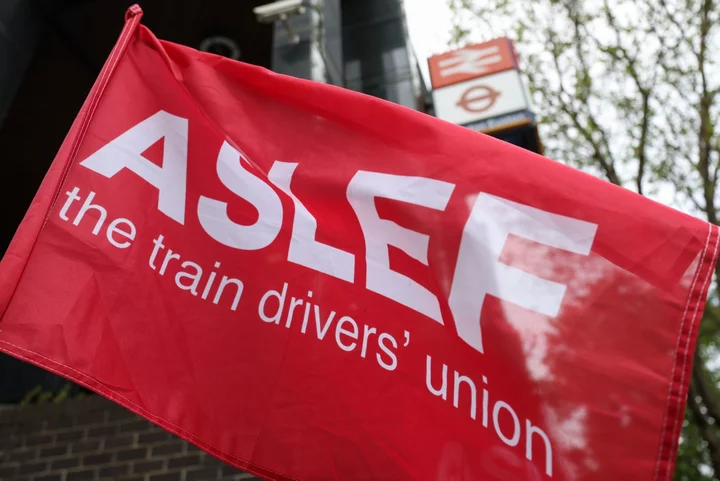 Train Drivers to Strike Across the UK Again in December