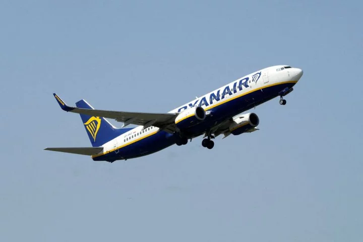 Ryanair set to order jets from Boeing after price spat
