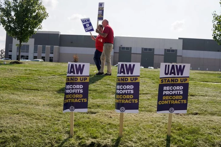 Explainer-UAW expands strike against GM, Ford in Week 3, spares Stellantis