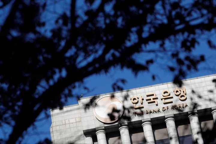 Bank of Korea extends rate pause, lifts inflation forecasts