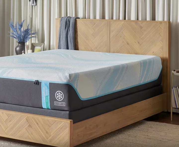 The 21 Best Mattress Brands For Your Sleep Style, According To Snoozy Reviewers