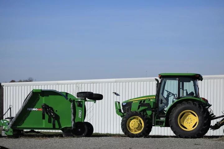 Deere Lifts Profit Outlook as Farm-Equipment Business Booms