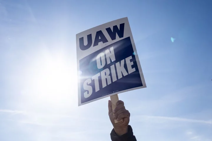 Ford, UAW Reach Tentative Deal to End Autoworker Strike