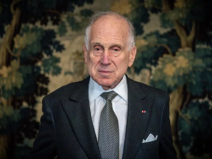 Billionaire Ronald Lauder threatens to pull funding if UPenn doesn't do more to fight antisemitism