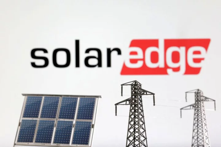 SolarEdge forecasts dour Q4 revenue as demand concerns loom; shares plunge